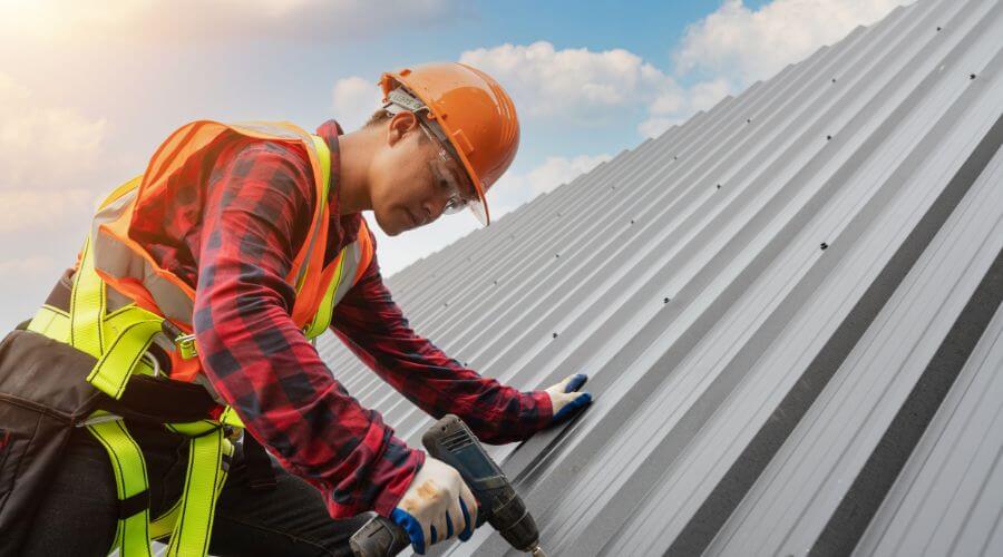 Professional Emergency Roof Repairs services in Hedrick, IA